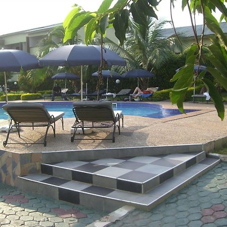 Wadoma Royale Hotel Kumasi Buitenkant foto