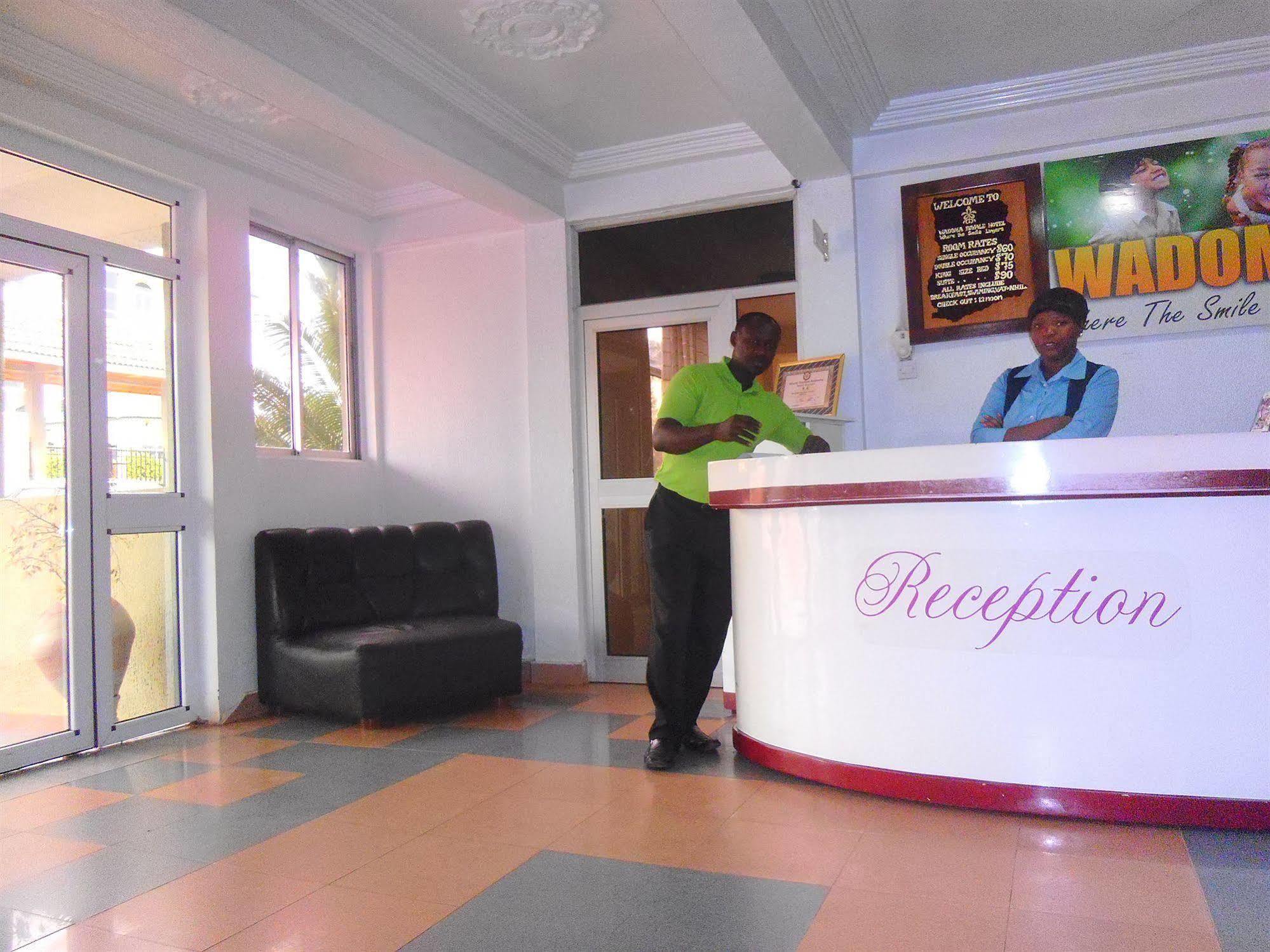 Wadoma Royale Hotel Kumasi Buitenkant foto