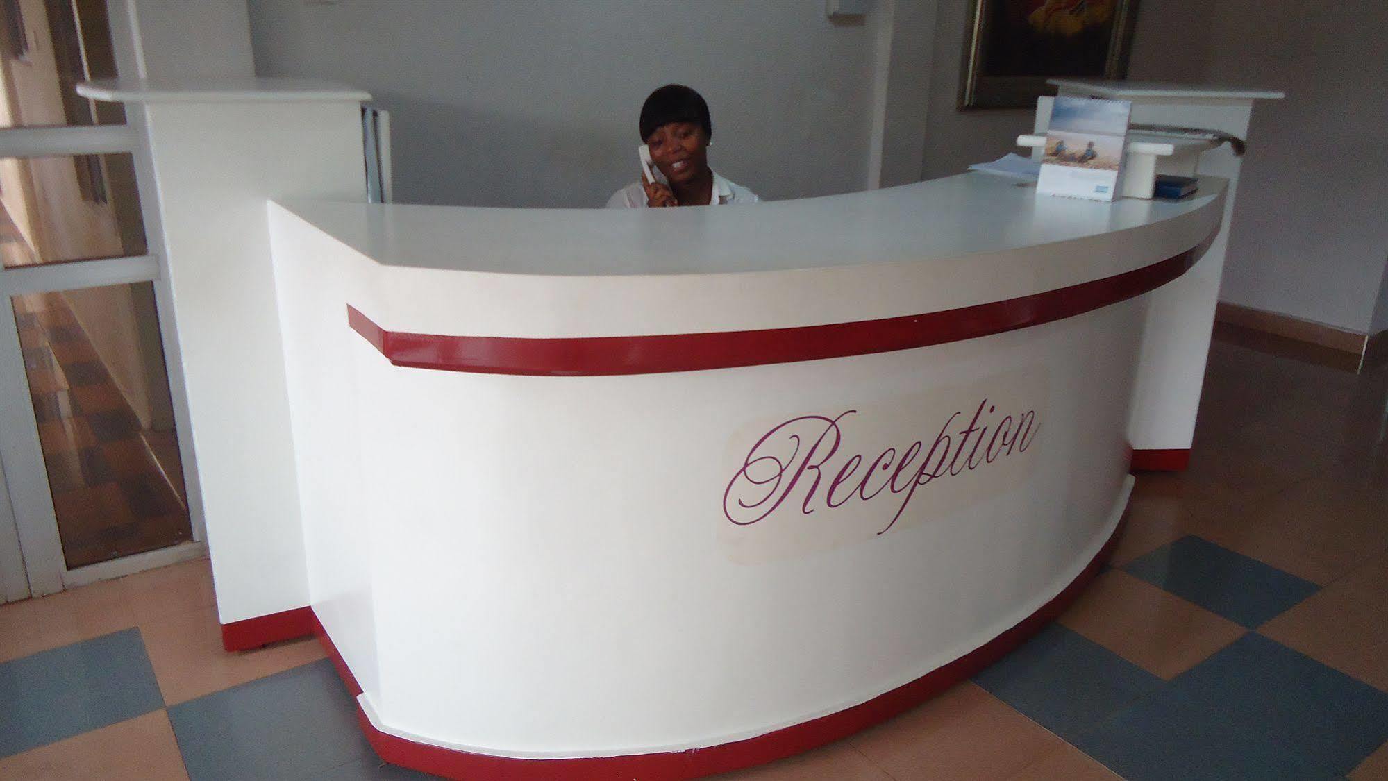 Wadoma Royale Hotel Kumasi Buitenkant foto